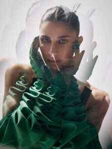 فرح نخّول تُغنّي شارة مُسلسل “لوبي الغرام” وتخوض أولى تجاربها التمثيليّة في رمضان